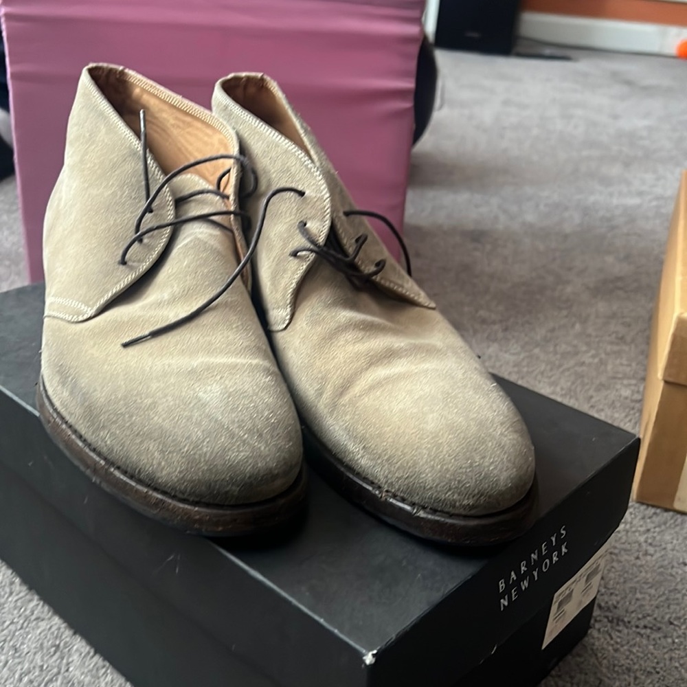 Barneys New York Brand Mens tan lace up suede chukkas